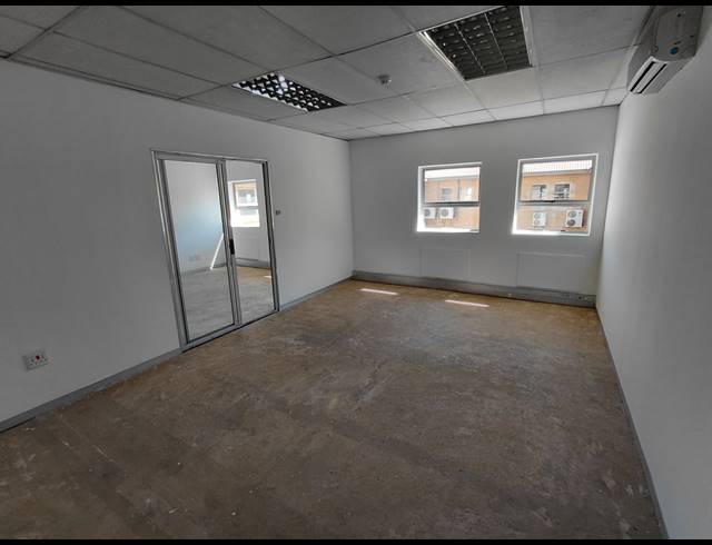 3,355M² OFFICE TO LET IN HALFWAY GARDENS